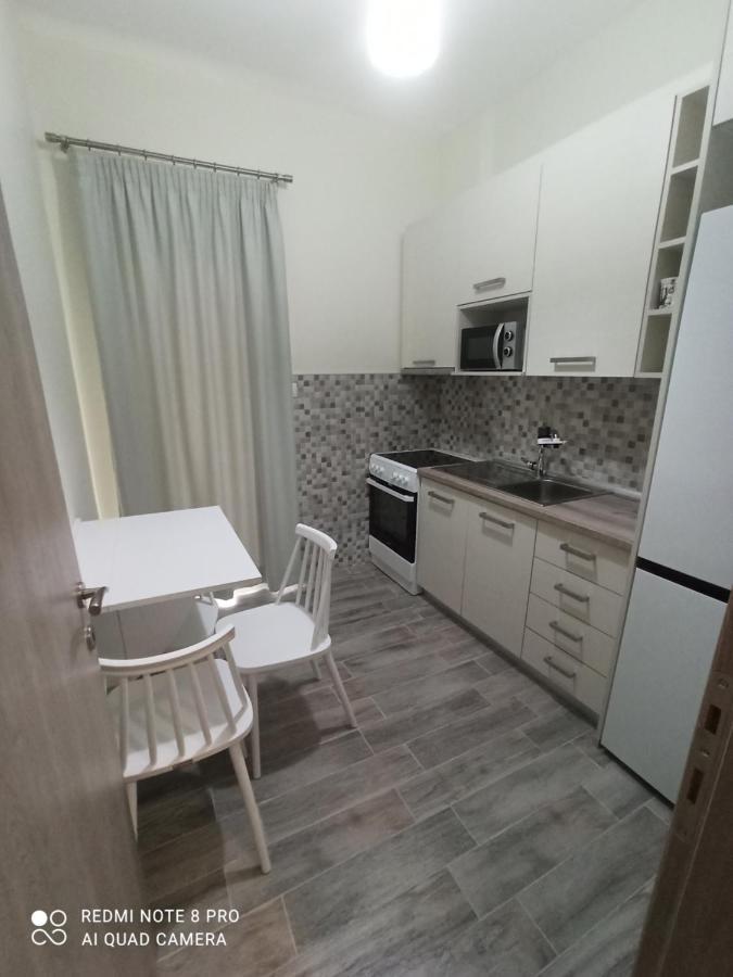 Hara Apartment In Front Of The Beach Paralía Esterno foto